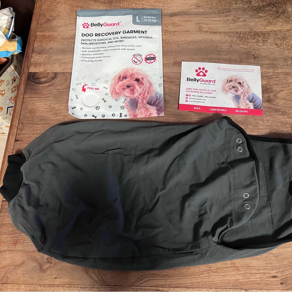 EUC BellyGuard Size Large Dog Recovery Suit for Spay/Neuter Surgery Puppies